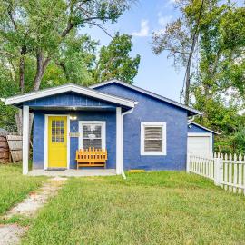 Walk to Dtwn Branson: Pet-Friendly Home!
