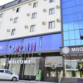 MehmonsaroyGrand, готель у місті Фергана