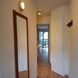 Appartement avec piscine et wifi SJPP UHART CIZE, Hotel in Uhart-Cize