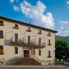 Wine Hotel San Carlo - Boutique Hotel & SPA - Ristorante โรงแรมในChiuro