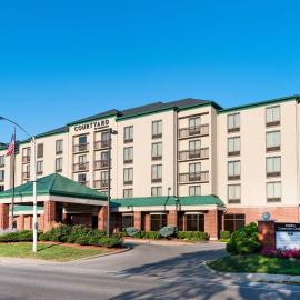 Courtyard by Marriott Bloomington, hotel i Bloomington