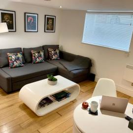 Period Apartment for 3, Near Uni, Hospital and Town Centre, Parking