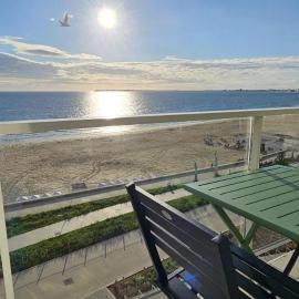 Superbe vue mer Pornichet, au 5e + parking couvert, hotel in Pornichet