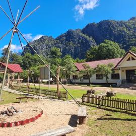 Easy Go Hostel, hotel din Ban O