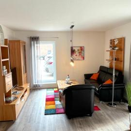 "Calypso" Papenburg Ebenerdig Terrasse Einbauküche Neubau 84 qm Free Wifi 2 Schlafzimmer bis 4 Personen, khách sạn ở Papenburg