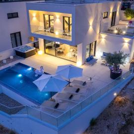 Luxury Boutique Villa Fay, heated Pool, Jacuzzi, Seaview near Split and Omis, hotel Dugi Ratban