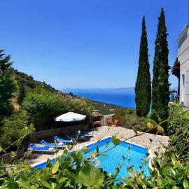 Luxury villa with stunning seaviews and pool, hotel Plátanos városában