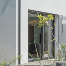 Jolie Maison avec piscine intérieure à 5 minutes des plages