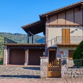 Goizeder etxea, hotell i Sumbilla