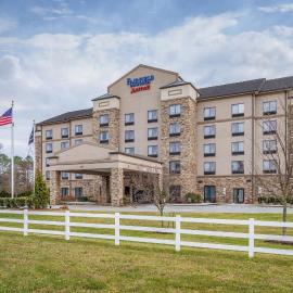 Fairfield Inn Suites Elkin Jonesville، فندق في Elkin
