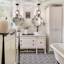 1930s Queen Anne Historic Downtown Retreat