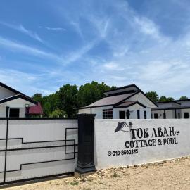 Tok Abah Cottage n Pool, hotel in Jertih