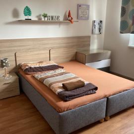 Apartmanový byt v priemyselnej zóne, hotel in Vranov nad Topľou