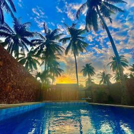 Tata Surf Hostel, hotel in Kuta