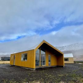 Fisk Club Cottages - Captain's house, Hotel in Suðureyri