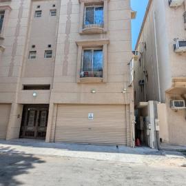 Ban Luxury Apartments: El-Huber şehrinde bir otel