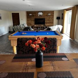 Luxury Country Lodge in Bretherton -sleeps 4 1 double bed & 1 bed settee