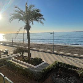 Genial 1ª linea de mar Mediterráneo, hotell i Torrox