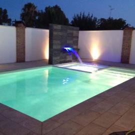 Casa con piscina privada, jacuzzi y garaje cerca de Sevilla