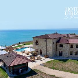 Hotel & Villas - TERIZIS Le Rocher, viešbutis mieste Belgarevas