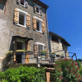 Beautiful Village House next to Garonne river!, hotel i Couladère