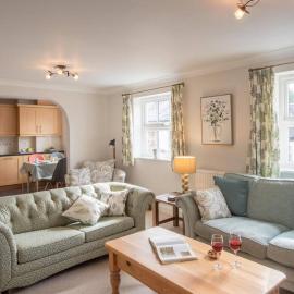 Modern 2-Bed Flat in Tavistock Centre, hotel v destinaci Tavistock