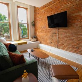 The Getaway in DT Northfield!, hotel in Northfield