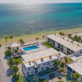 Beachfront Condo on Coco Plum Beach