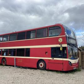 Archie The Double Decker Bus、テインのホテル