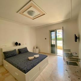 La Logghia rooms، فندق في أفولا