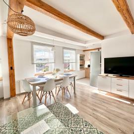 LUNA apartamenty - klimatyczny apartament nr 8 z widokiem na poddaszu - Góry Sowie - Jezioro, hotel u gradu 'Bielawa'