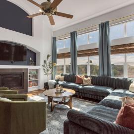 Centrally Located 5BD - Games, BBQ & Firepit Patio, hotel a Castle Rock