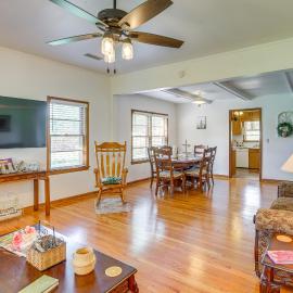 Country Home Near Lake Wedowee: Patio & Fire Pit!, хотел в Lineville