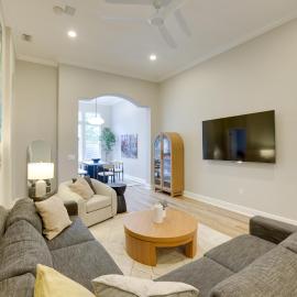 Townhome w/ Patio < 5 Mi to UF Campus!