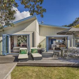 Hosts on the Coast Seaview Oasis