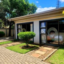 UNI Guesthouse