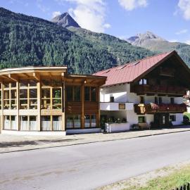 Apartment in Huben near Ski Slopes