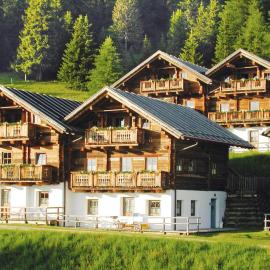 Chalet on Zettersfeld with Dolomite Views โรงแรมในObernussdorf