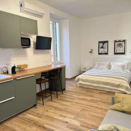 Bond Shell - cozy flat near Rome, hotel v mestu Ariccia