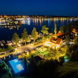 Amax Boutique Hotel، فندق في ميكووايكي