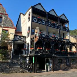 Hotel Altes Winzerhaus, מלון בקוכם