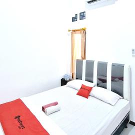 Viesnīca RedDoorz at Queen Asri Premium pilsētā Kediri