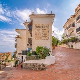 2 Bedroom Cozy Apartment In Almunecar, hotel in Almuñécar