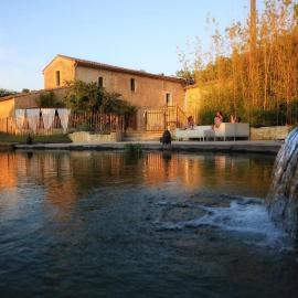 Le Mas des Teullières, hotell i Junas