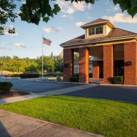 Homewood Suites Medford, hotel di Medford
