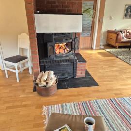 Cozy Home with Sauna, river views and 10 min from Hafjell and Lillehammer، فندق في Fåberg