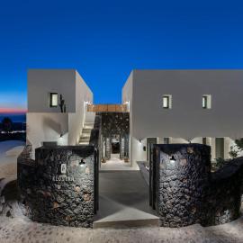 Klοstrá Hotel, hotel u gradu Ija