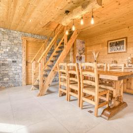 Le chamois, chez le charpentier d'antan, La chaleur du bois, le calme de la campagne, hotel a Épagny