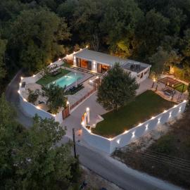 The Well House by IWAWI، فندق في Faiakes
