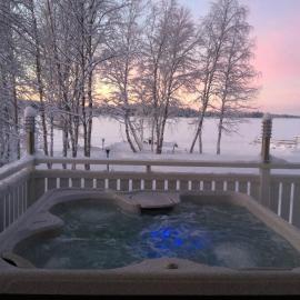Nellim Holiday Home, Sámi Village, hotel in Nellimö